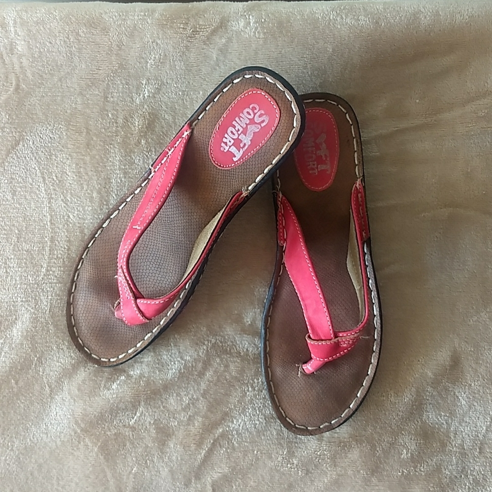 Soft Comfort red thong slides